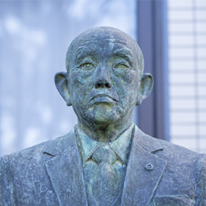 【初代院長 江幡保】