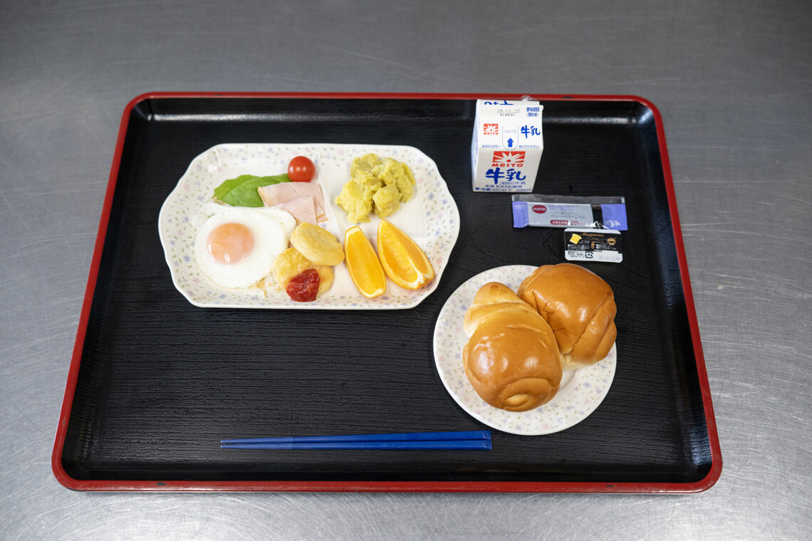 朝食